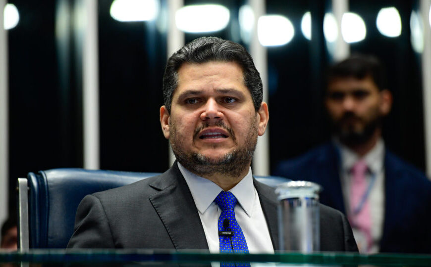 Alcolumbre defende “política com P maiúsculo” no lançamento…