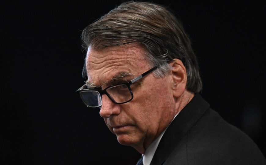 Defesa de Bolsonaro rebate acusações da PF em…