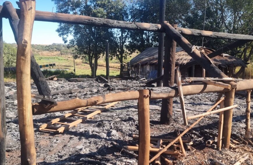 Polícia Federal investiga incêndio em casa de reza de aldeia