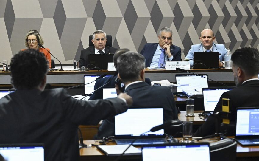 CPMI do INSS: oposição garante vantagem inicial e governo sofre baixas na base