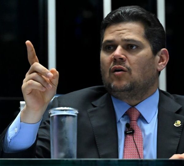 “Parem de criminalizar as emendas parlamentares”, pede Davi&hellip;