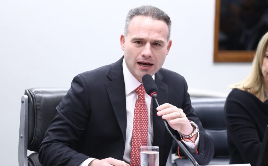 Presidente do Conselho de Ética não vê quebra de decoro em ações de Eduardo Bolsonaro