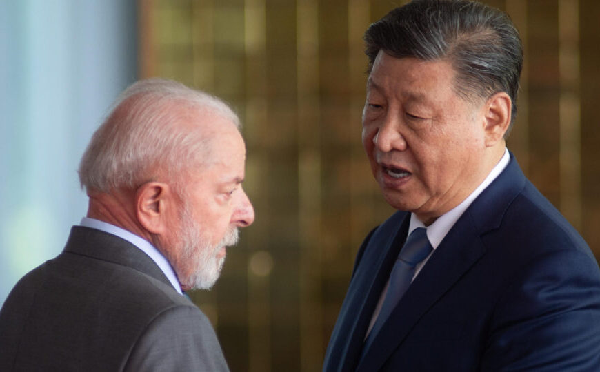 Lula conversa com Xi Jinping sobre tarifaço dos EUA