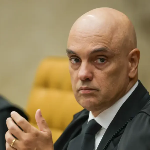 Moraes compara atos de Eduardo Bolsonaro nos EUA&hellip;