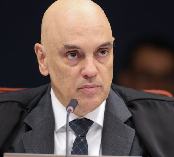 Sobe para 38 os senadores a favor do&hellip;