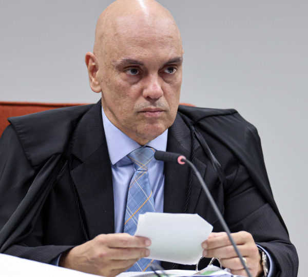 Moraes reforça embate com Mendonça e diz que&hellip;