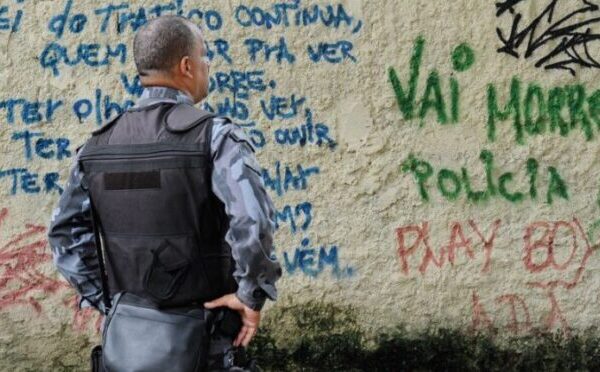 Mortes de policiais disparam no Brasil no segundo…