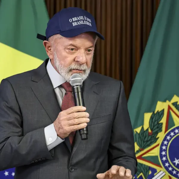 Lula defende regulação de big techs durante reunião&hellip;