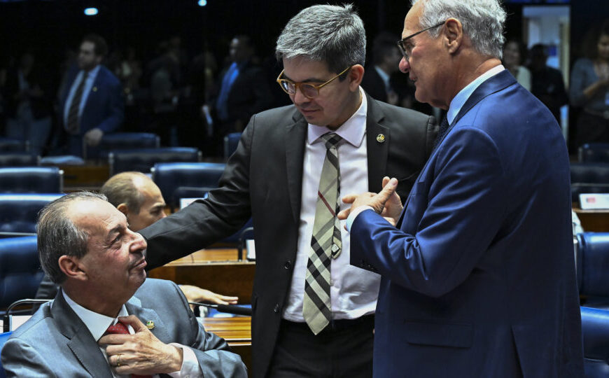 Aliados de Lula articulam debandada da CPMI do…