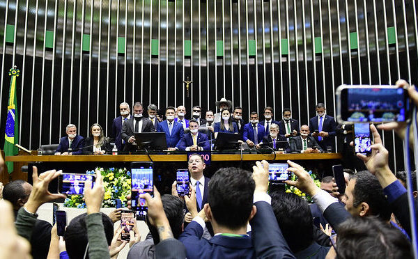 Por que deputados deixam o PL e migram&hellip;