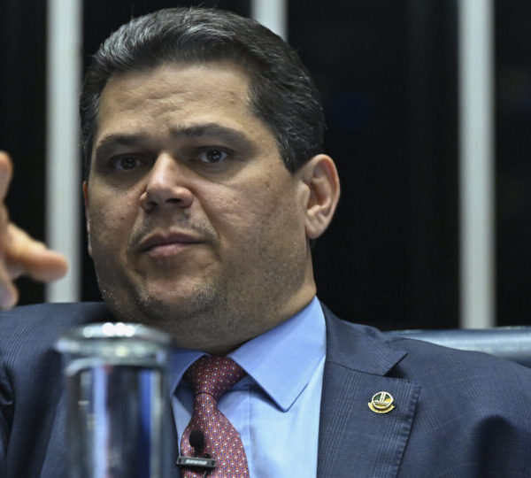 Alcolumbre sugere texto alternativo ao PL da anistia;…