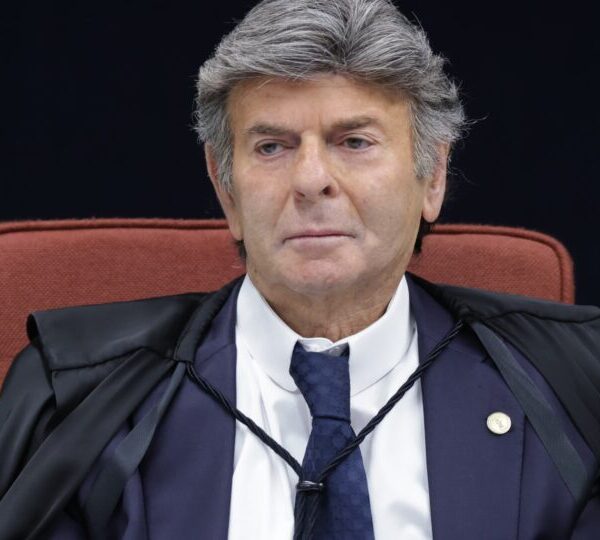 Fux compara escândalo do mensalão do PT a&hellip;