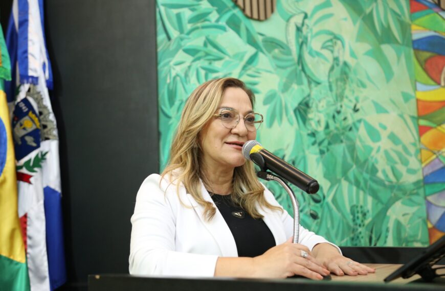 Anny Espínola solicita melhorias no…