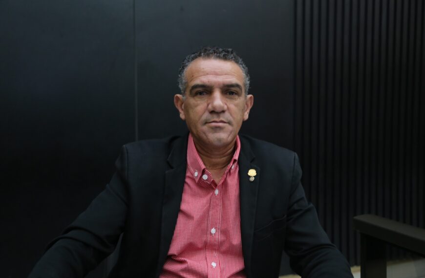 Vanderlei Avelino solicita asfaltamento e construção de ponte em bairros de Ponta Porã