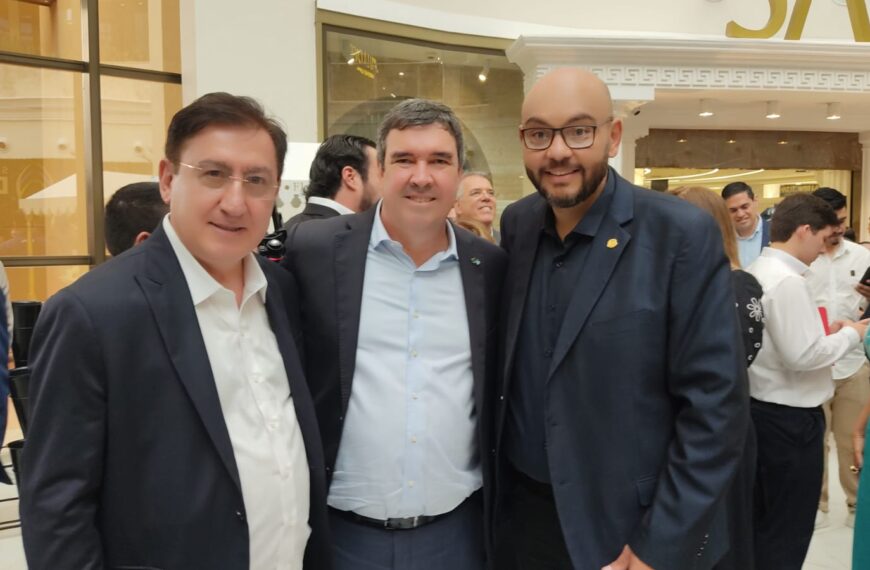Vereadores prestigiam inauguração do Shopping Dubai