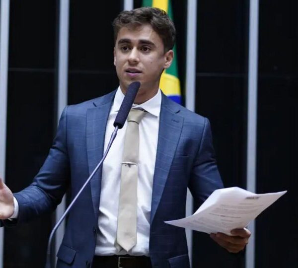 “Colocaram cinco ‘argentinos’ para julgar Pelé”, diz Nikolas&hellip;