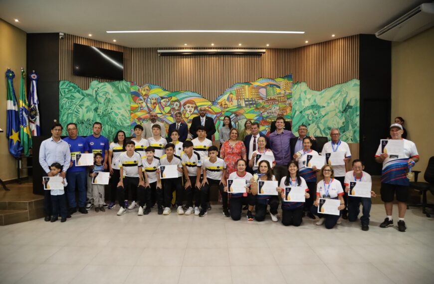 Câmara Municipal de Ponta Porã presta homenagens em Sessão Solene