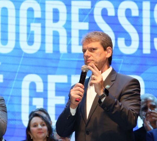 Tarcísio negocia anistia e Lula perde força em…