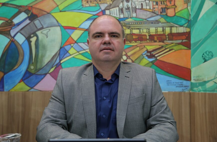 Waldecir Fernandes reforça pedido por alargamento de rua no bairro Vila Áurea