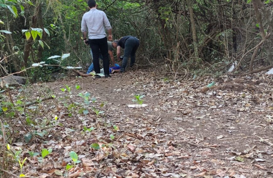 Jovem é encontrado morto com…