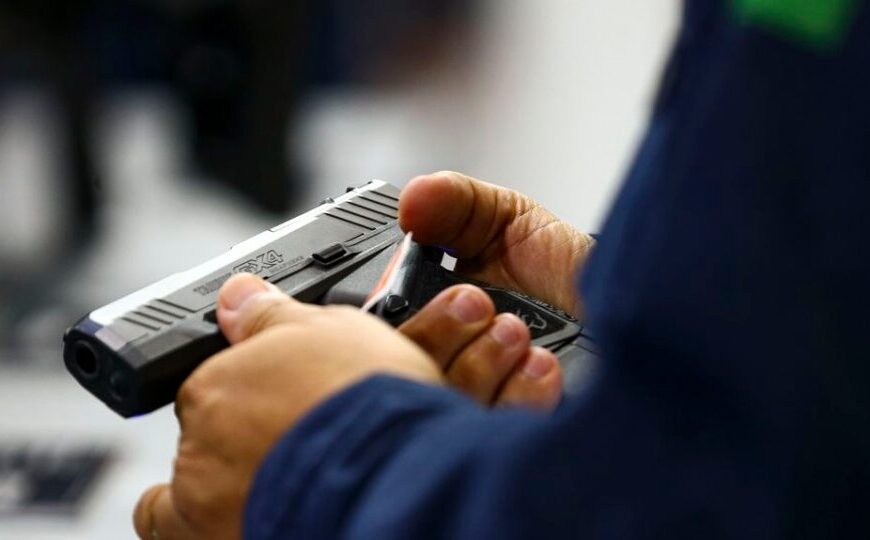 Deputado cobra providências após vazamento de dados de CACs em sistema do Exército