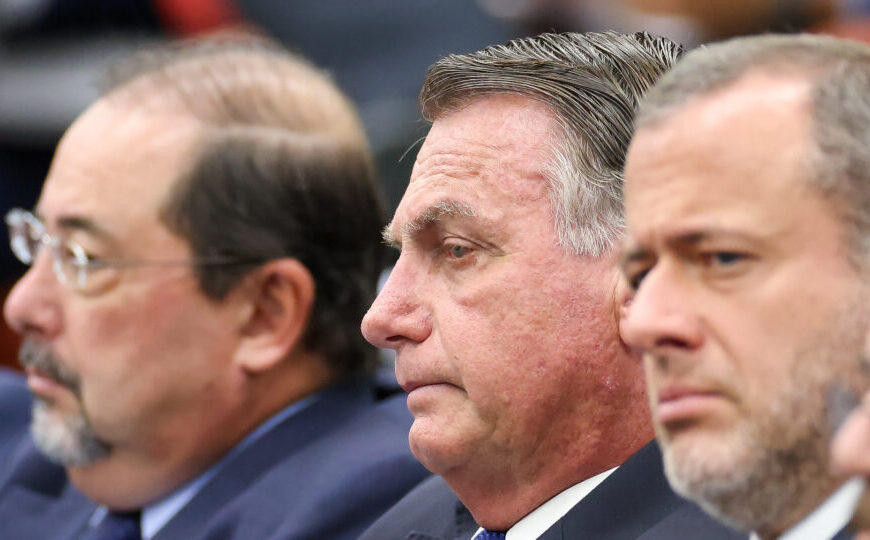 Defesa de Bolsonaro diz que penas causam indignação e são excessivas