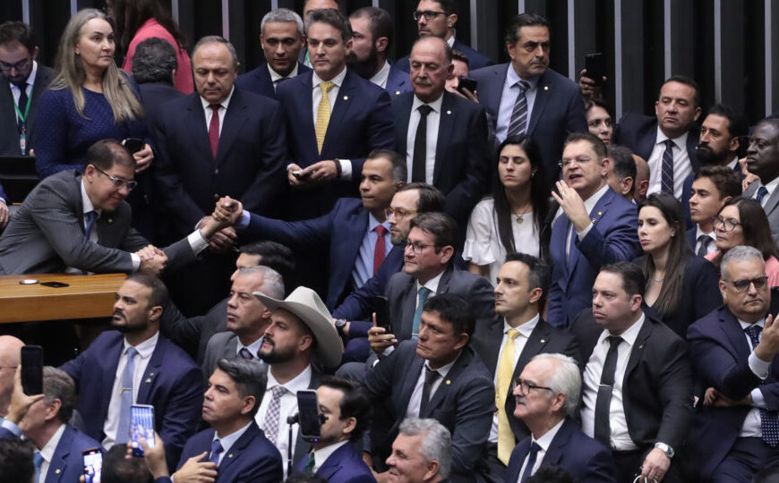 Câmara aprova urgência para tramitação da anistia