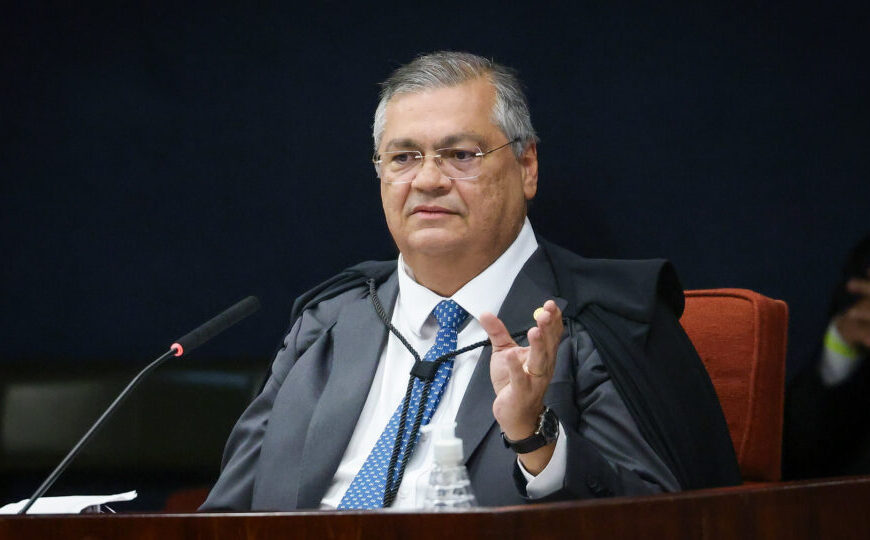 Dino oficia PF por ameaças de morte após voto no STF