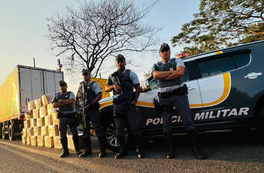 Carreta que transportava frango é apreendida lotada de maconha