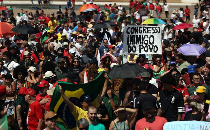 Esquerda aposta em artistas para turbinar atos contra anistia