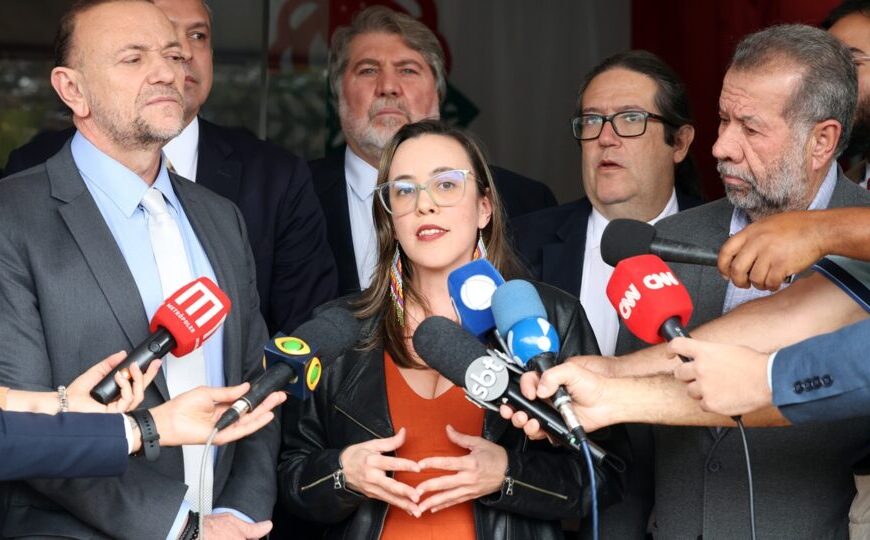 Estados Unidos revogam visto da presidente nacional do PSOL