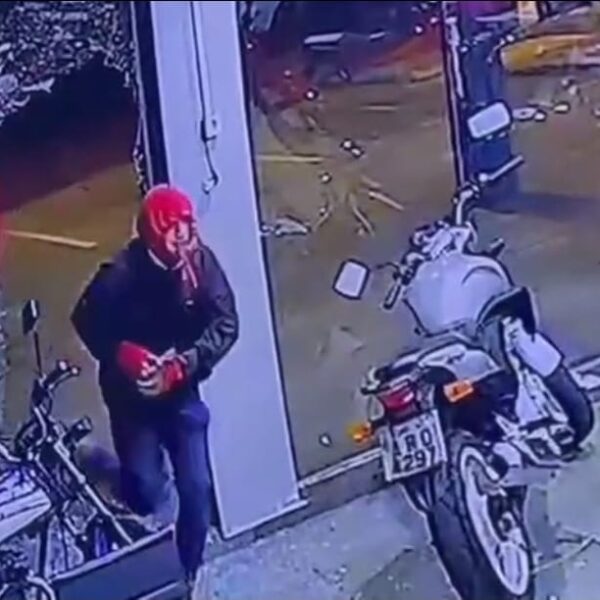 Veja: Loja de motos é alvo de furto&hellip;