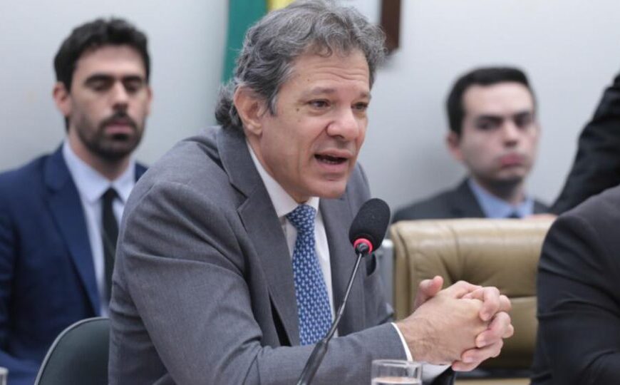Haddad é chamado de Taxad em audiência e deputados batem boca