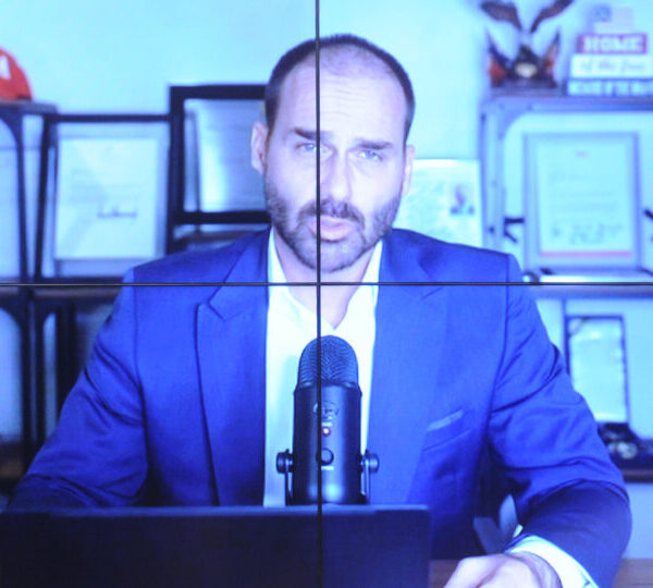 Eduardo Bolsonaro afirma que está impedido de votar…