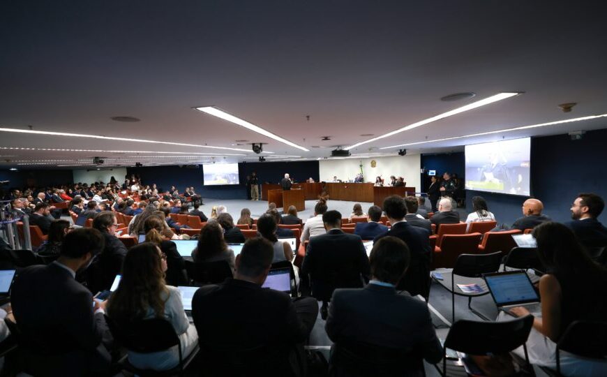 Bolsonaro não irá ao segundo dia de julgamento; defesa alega saúde fragilizada
