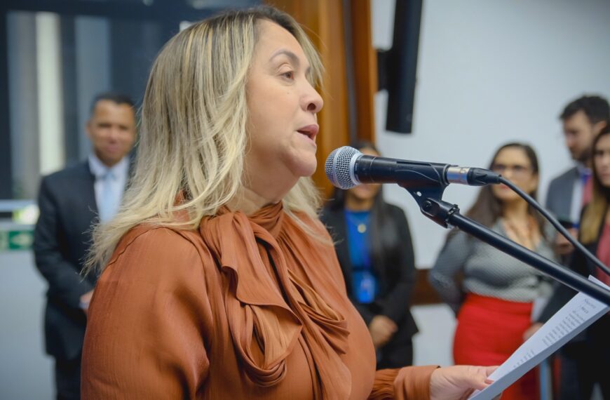 Lia Nogueira cobra centro de…