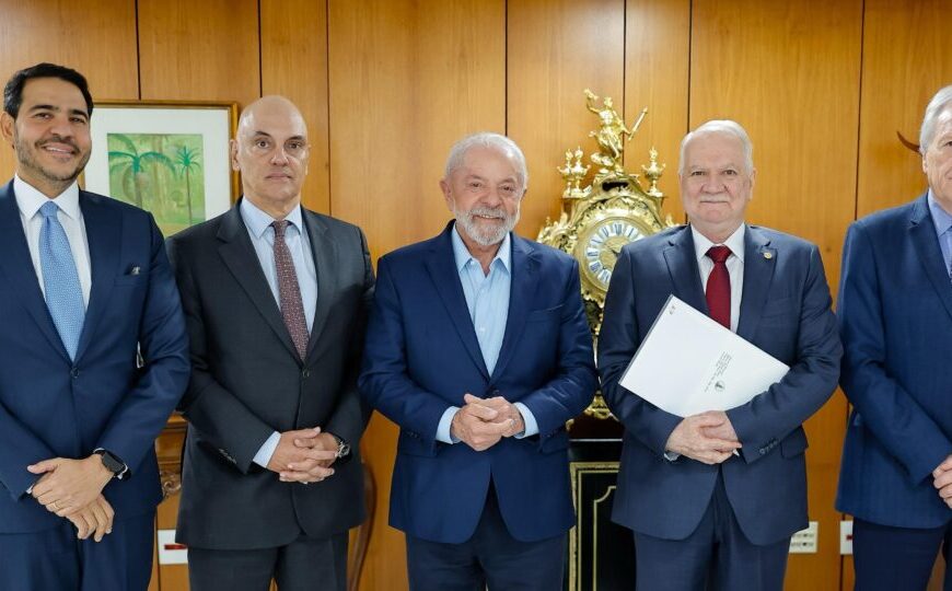 Fachin e Moraes entregam a Lula convite para&hellip;