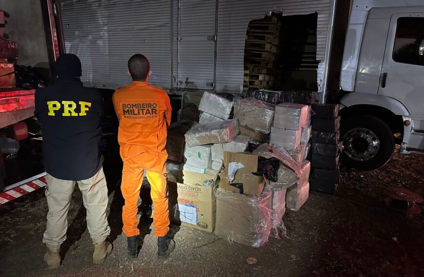 Furgão com mais de 2,5 toneladas de maconha e armas é apreendido na capital  