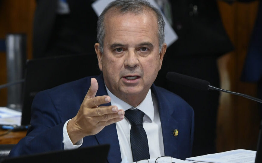 Governo tenta manobrar para tirar líder da oposição&hellip;