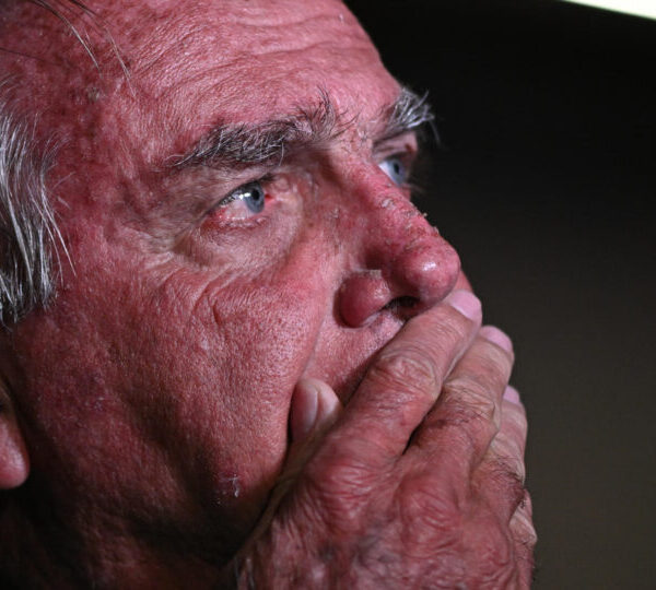 Bolsonaro teve crise de soluço, vômito e falta&hellip;