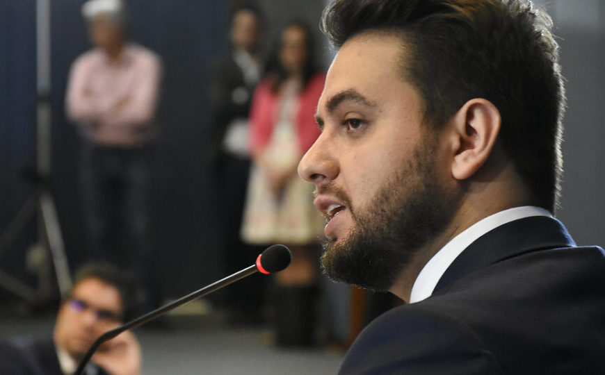 Defesa de Filipe Martins pede anulação de processo e suspeição de ministros do STF