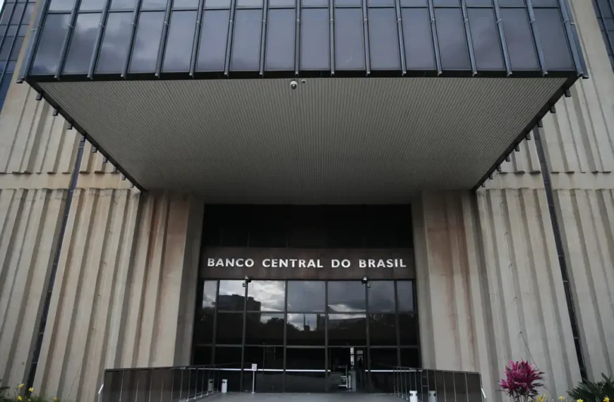 Mercado financeiro reduz para 4,72% previsão de inflação em 2025