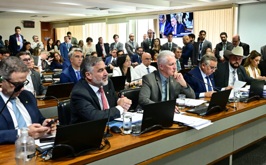 Base governista impede convocação de investigados na CPMI do INSS