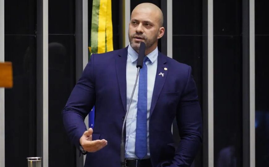 Moraes não analisa pedido da defesa e Daniel Silveira perde batizado da filha