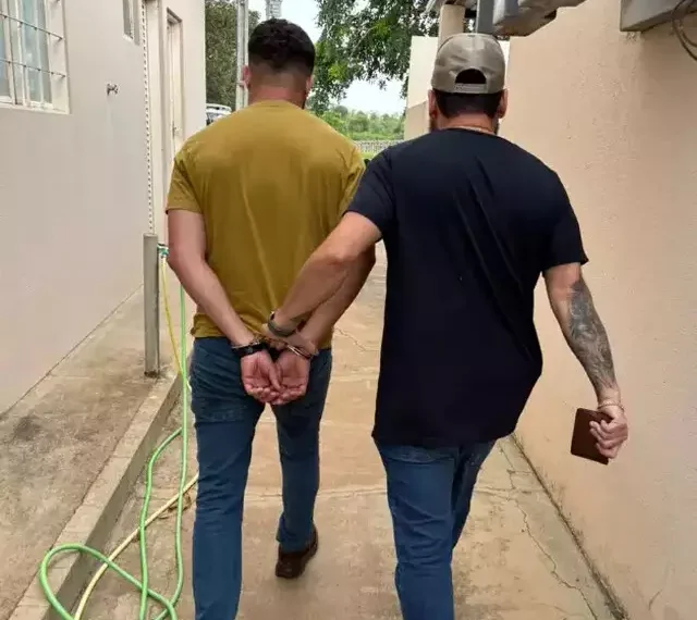 Polícia prende golpista que usava empresa de celulose para aplicar golpes