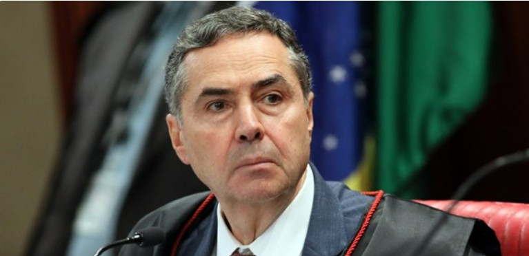 Luís Roberto Barroso anuncia aposentadoria do STF