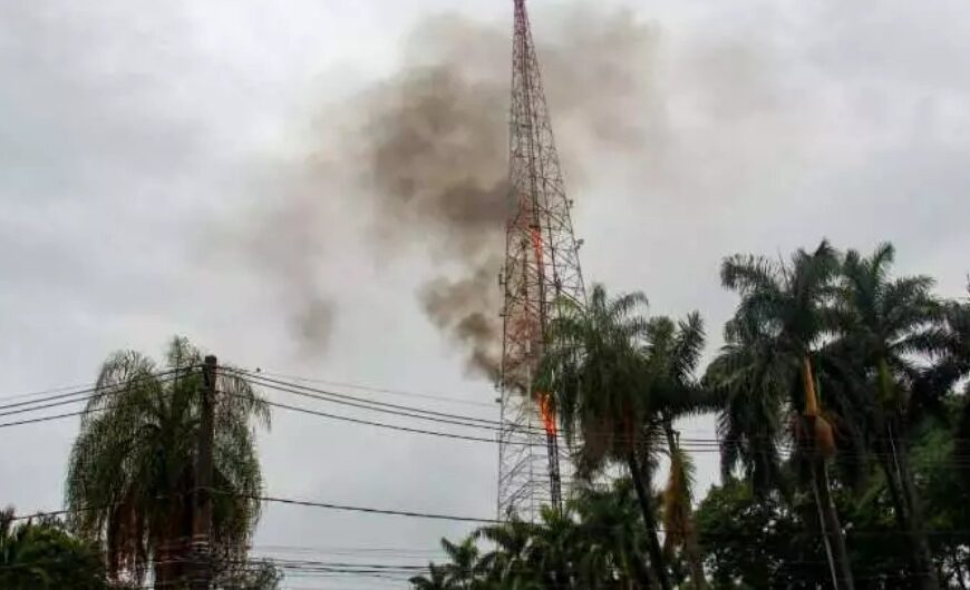 Incêndio atinge torre de transmissão da afiliada da Record em Campo Grande