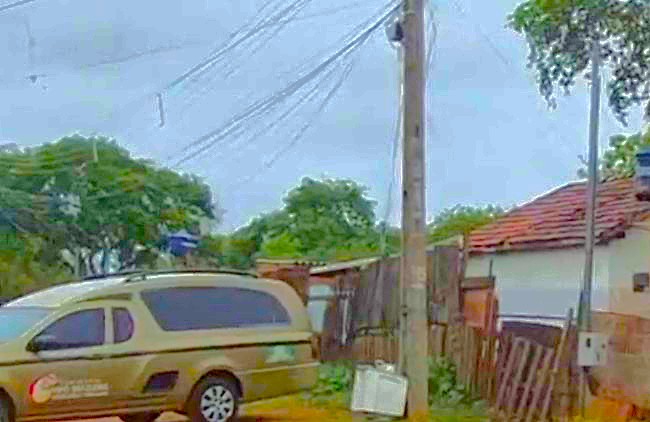 Ao desviar de buraco motociclista atinge poste e morre em Campo Grande
