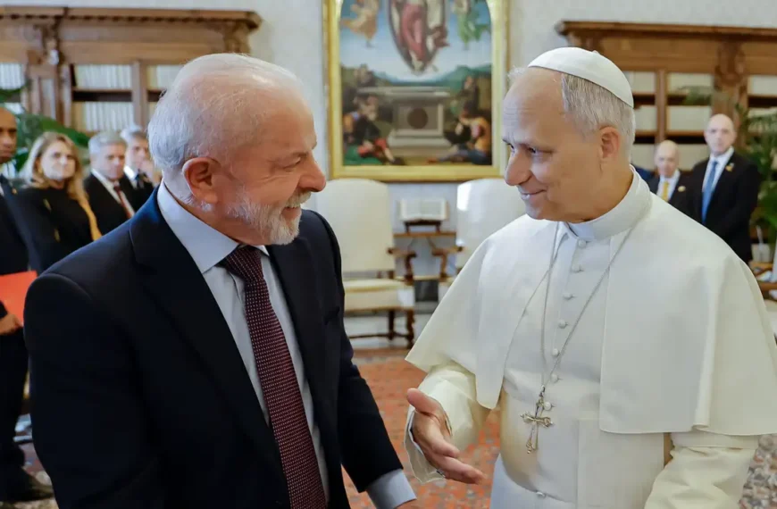 Lula se reúne com papa Leão XIV, pela primeira vez, no Vaticano