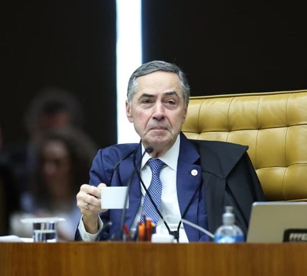 Saída de Barroso do STF esquenta disputa por…